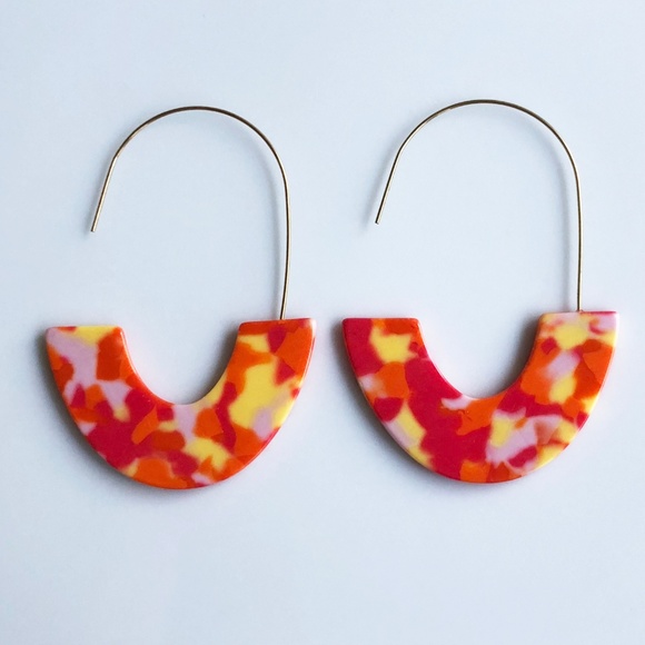 NEW "Azalea" U Acrylic Earrings (candy corn) - Picture 6 of 8